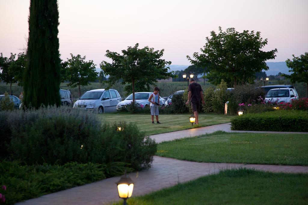 Agriturismo Le Rondini Di Francesco Di Assisi Cannara Экстерьер фото